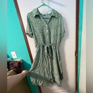 Green button up dress with small white flowers size xxl but fits like xl